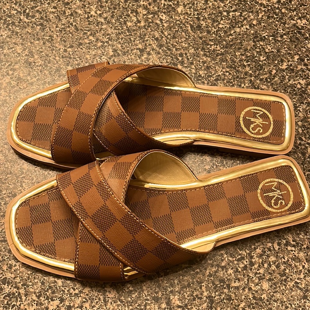 MK’s Printed Sandals